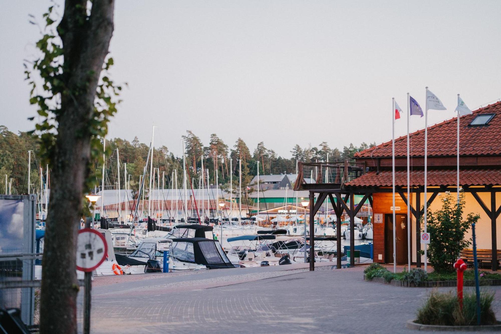 Yacht Apartments Wilkasy Kültér fotó